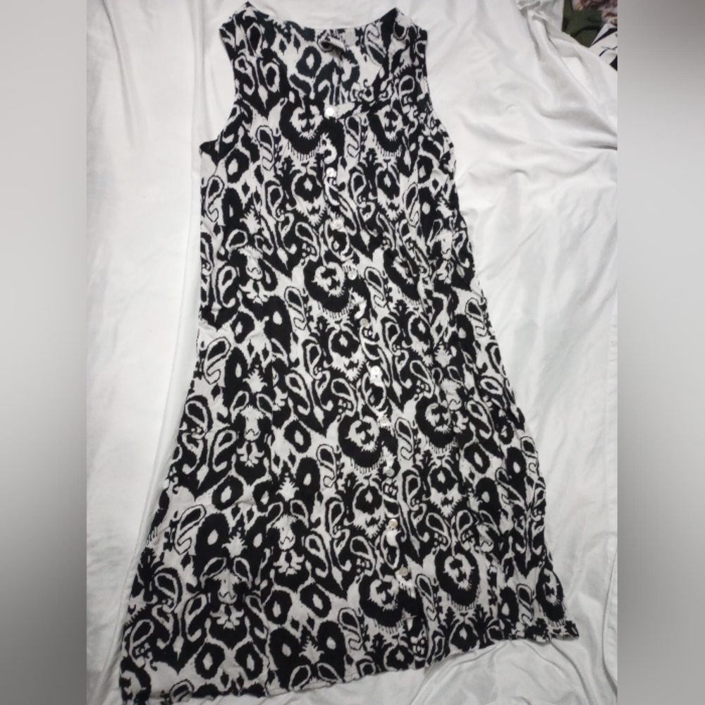 Stylish Black and White Patterned Dress
